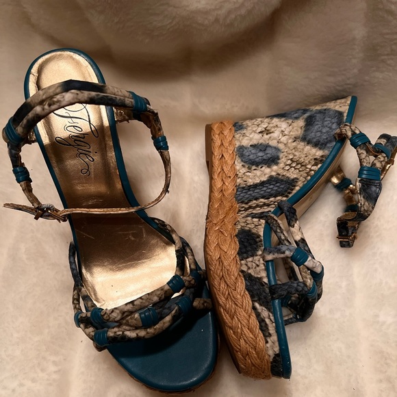 FERGIE Bright Turquoise and Python print 5 inch Wedges - Picture 1 of 5